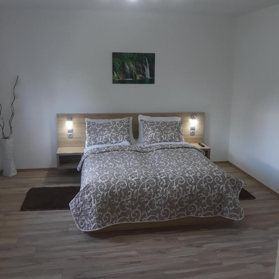 예제르체 Plitvice House Rosha B&B 외부 사진